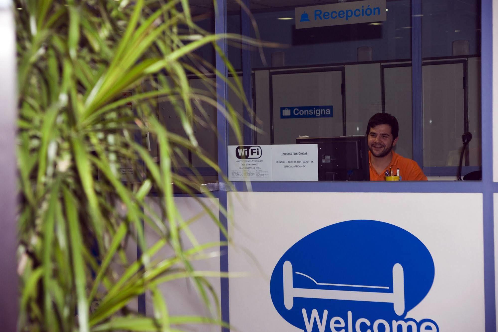 Hostal Welcome Madrid Exterior foto